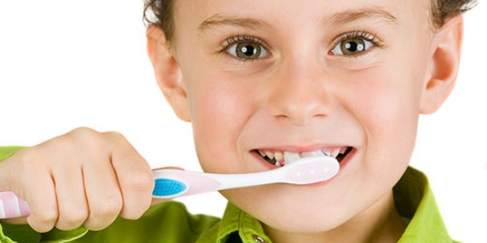 Чистка зубов у ребенка должна быть регулярной и правильной