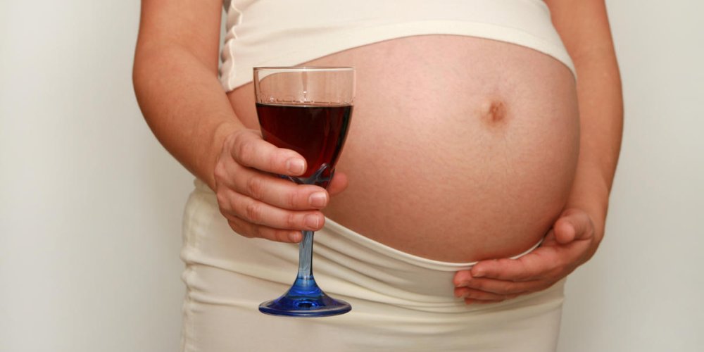 Как влияет алкоголь на развитие беременности?