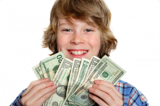 Нужно ли поощрять ребенка деньгами за оценки