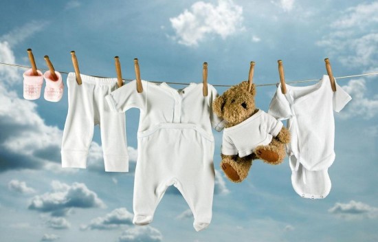 Чем лучше стирать детское белье