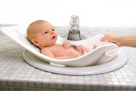 Как купать ребенка в ванной3