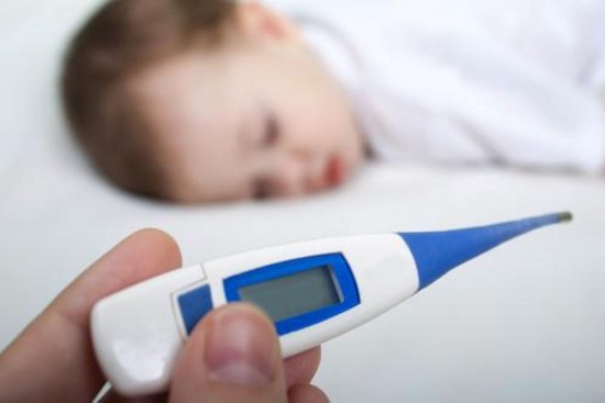 Что делать, если у маленького ребенка повысилась температура?